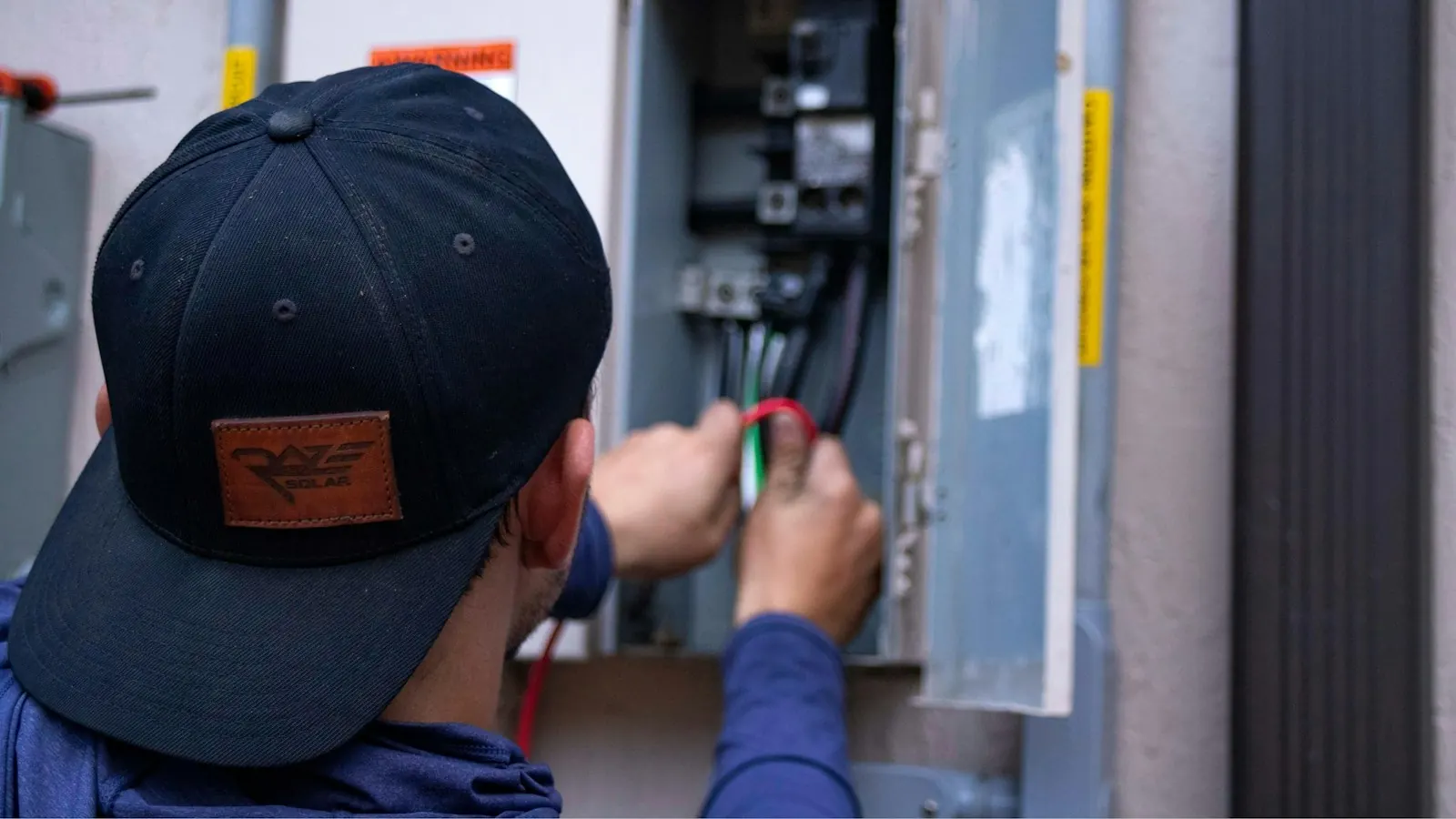 Électricien en intervention
